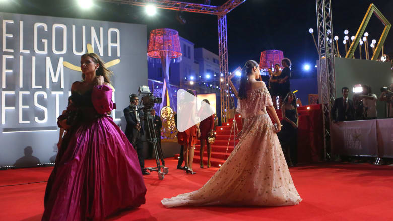 نجمات السينما العربية "يتلألأن" على السجادة الحمراء بالجونة نجمات السينما العربية "يتلألأن" على السجادة الحمراء بالجونة