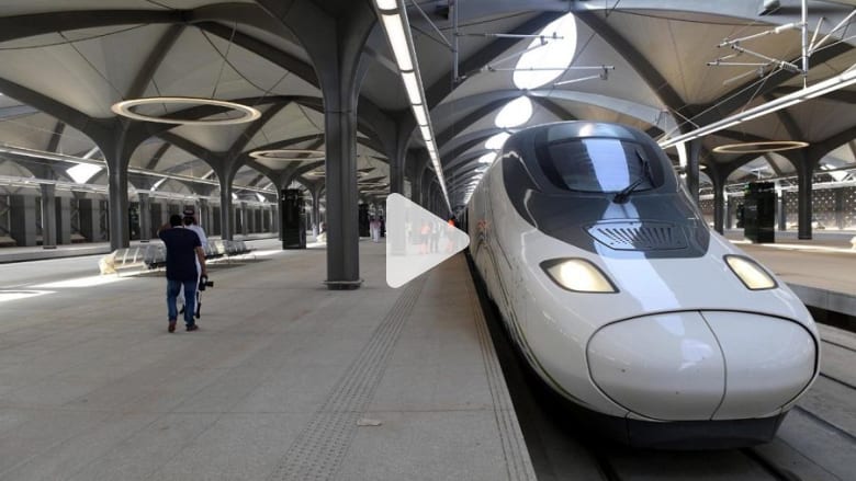 الملك سلمان يفتتح قطار الحرمين السريع الملك سلمان يفتتح قطار الحرمين السريع
