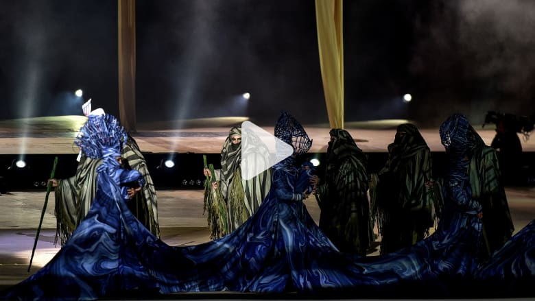 "سيرك دو سوليه" يسحر الحضور بعرض لليوم الوطني السعودي "سيرك دو سوليه" يسحر الحضور بعرض لليوم الوطني السعودي