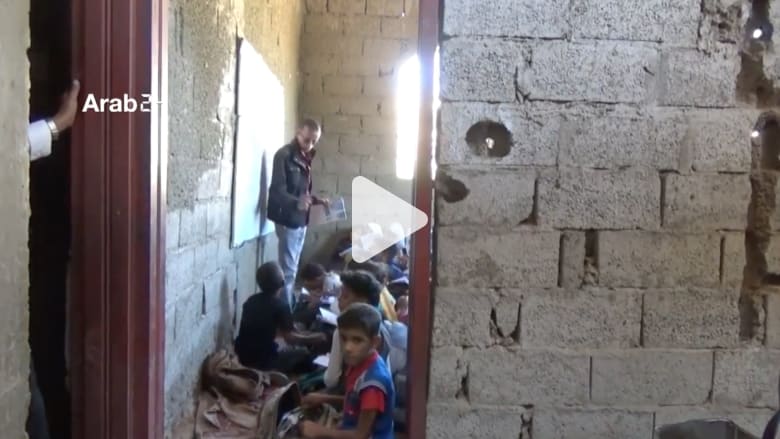 يمني يحوّل منزله الى مدرسة لتعليم مئات الطلاب يمني يحوّل منزله الى مدرسة لتعليم مئات الطلاب