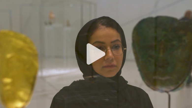 جولة في متحف اللوفر أبو ظبي مع الفنانة آلاء ادريس جولة في متحف اللوفر أبو ظبي مع الفنانة آلاء ادريس