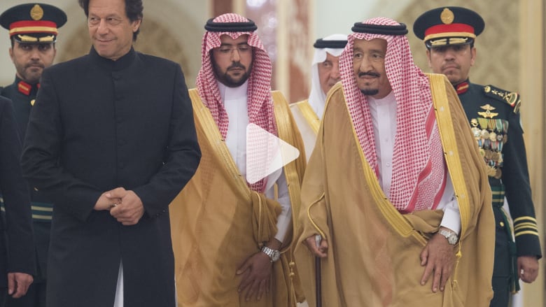 خان يغادر "دافوس الصحراء" بدعم سعودي قدره 6 مليارات دولار خان يغادر "دافوس الصحراء" بدعم سعودي قدره 6 مليارات دولار