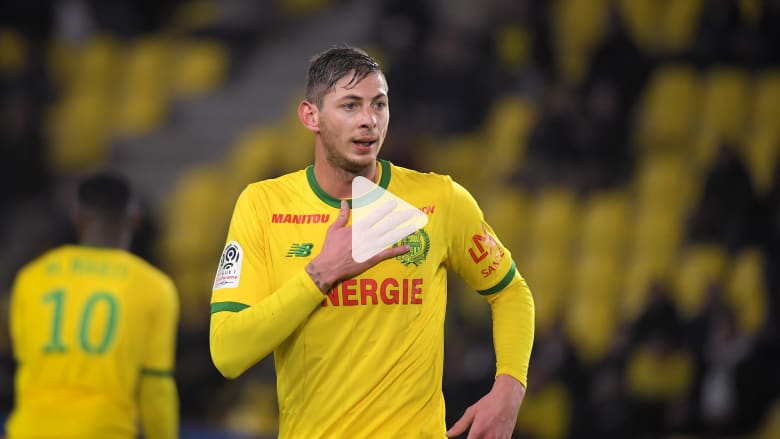 مخاوف على سلامة لاعب بالدوري الإنجليزي بعد فقدان طائرته مخاوف على سلامة لاعب بالدوري الإنجليزي بعد فقدان طائرته