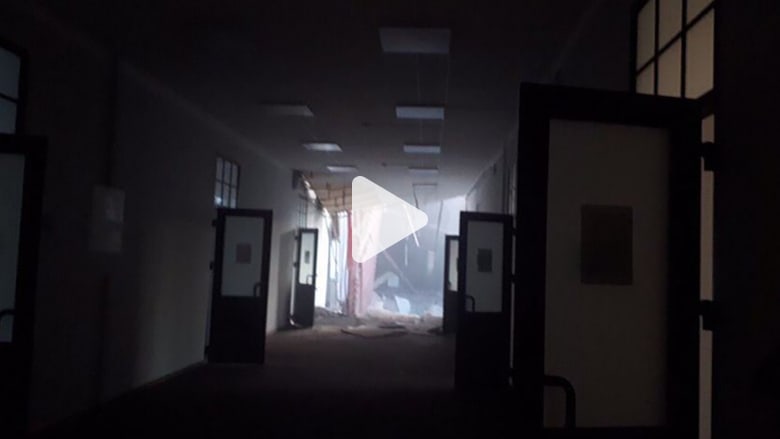 فيديو يظهر لحظة انهيار جزئي لجدران جامعة في روسيا فيديو يظهر لحظة انهيار جزئي لجدران جامعة في روسيا
