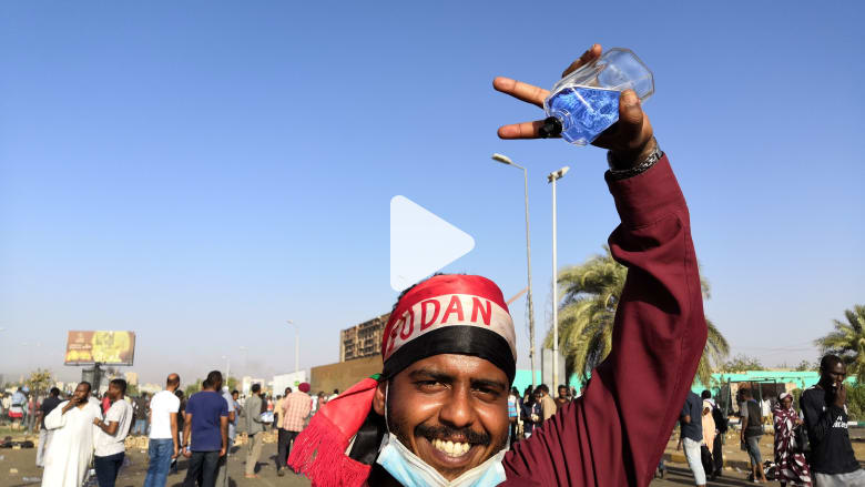 مظاهرات السودان.. بين أمل التغيير ومخاوف ما سيترتب على الفشل مظاهرات السودان.. بين أمل التغيير ومخاوف ما سيترتب على الفشل