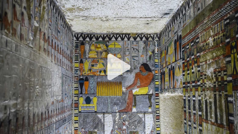 الكشف عن قبر غني بالألوان بمصر يعود إلى 4 آلاف عام الكشف عن قبر غني بالألوان بمصر يعود إلى 4 آلاف عام