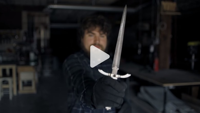 من الحدادة إلى الأفلام.. كيف دخل هذا الشخص عالم هوليوود؟ من الحدادة إلى الأفلام.. كيف دخل هذا الشخص عالم هوليوود؟