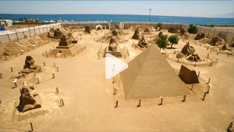 أهرام مصر على شواطئ تركيا ضمن عجائب الدنيا السبع أهرام مصر على شواطئ تركيا ضمن عجائب الدنيا السبع
