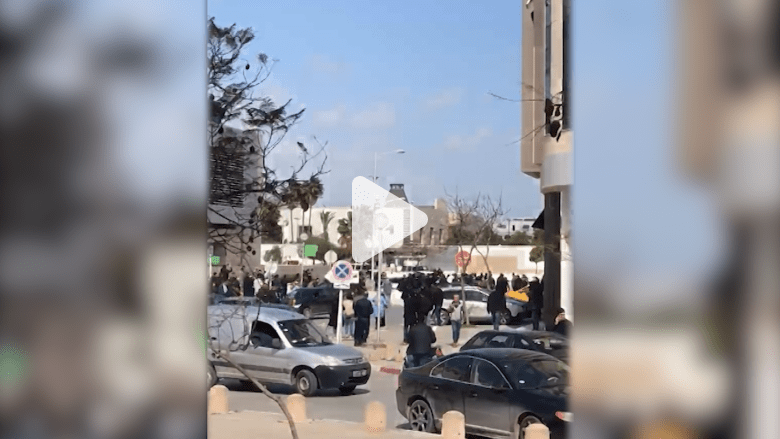 شاهد.. اللحظات الأولى بعد انفجار في محيط السفارة الأمريكية بتونس شاهد.. اللحظات الأولى بعد انفجار في محيط السفارة الأمريكية بتونس