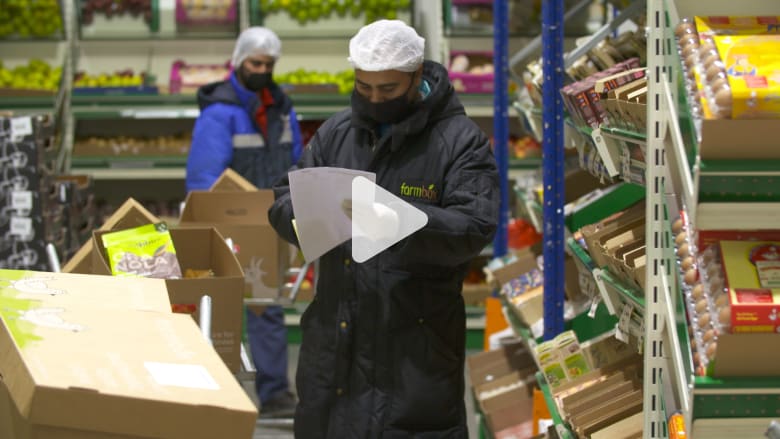 البقالة الإلكترونية.. كيف أثرت كورونا على تسوق السلع الطازجة في دبي؟ البقالة الإلكترونية.. كيف أثرت كورونا على تسوق السلع الطازجة في دبي؟