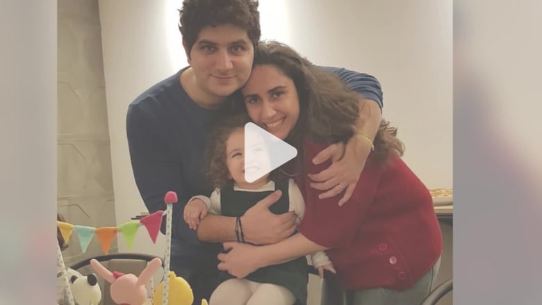 زوجان خسرا طفلتهما الوحيدة في انفجار بيروت: لا يمكننا العيش في دولة إجرامية حكومتها وبرلمانها ضدك زوجان خسرا طفلتهما الوحيدة في انفجار بيروت: لا يمكننا العيش في دولة إجرامية حكومتها وبرلمانها ضدك