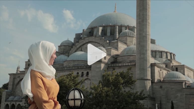 توفر نقلة نوعية بالتعليم.. جامعة تمثل حلاً لأزمة التعليم لدى اللاجئين والمتضررين من كورونا توفر نقلة نوعية بالتعليم.. جامعة تمثل حلاً لأزمة التعليم لدى اللاجئين والمتضررين من كورونا