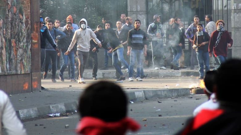 بالصور.. اشتباكات بمصر في الذكرى الثالثة للثورة
