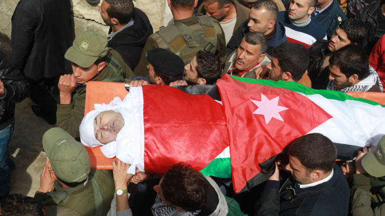 تشييع القاضي الأردني في نابلس وشاهد عيان يروي تفاصيل "اغتياله" 