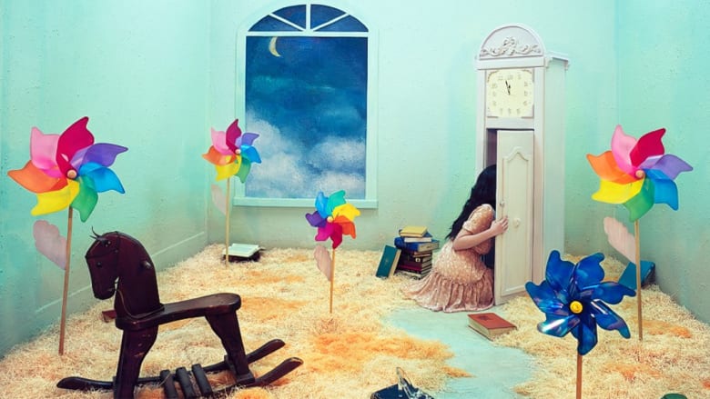 خيال أم حقيقة؟.. فنانة كورية تحول استوديو صغير إلى عالم للأحلام