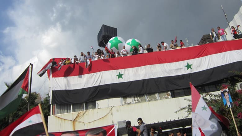 صورة لعلم سوريا في محافظة اللاذقية 