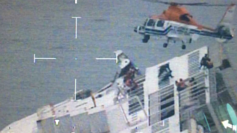 غرق سفينة الركاب الكورية الجنوبية وجهود انقاذ الركاب