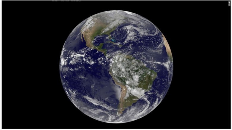 صورة للأرض التقطها القمر الصناعي GEOS