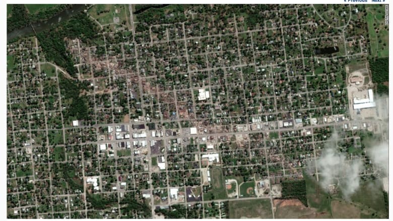 صورة لباكستر سبرينغس في كنساس بعد اجتياح إعصار للمدينة.
