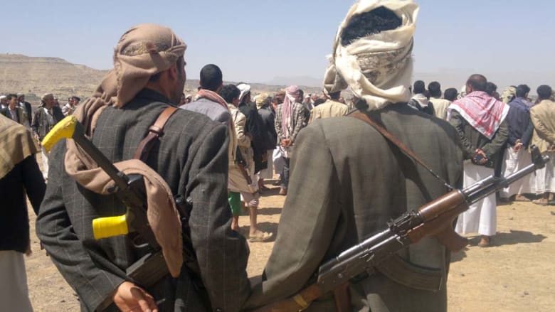  حوثيون في منطقة عمران يتجمعون في 10 أبريل/ نيسان 2014، احتجاجا على قتل 5 في اشتباك بين أفراد من القبيلة والجيش اليمني 