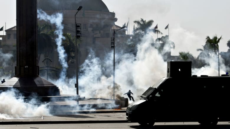مصر: مقتل طالب في اشتباكات بين طلاب الإخوان والشرطة بجامعة القاهرة