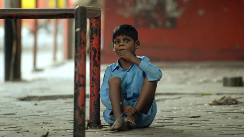 طفل هندي من ذوي الاحتياجات الخاصة