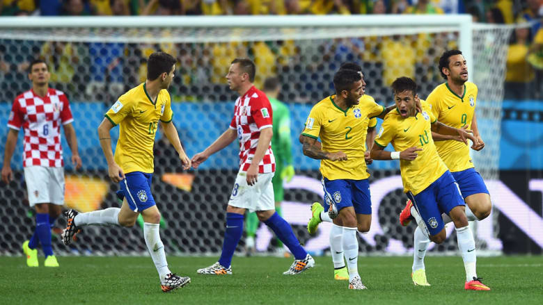 لقطات من الشوط الأول في مباراة افتتاح كأس العالم بالبرازيل