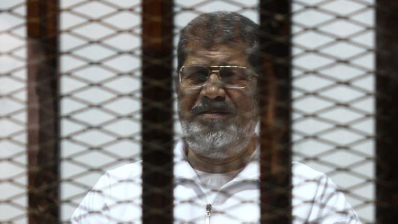 تأجيل محاكمة مرسي و14 متهماً بقضية "الاتحادية" للأربعاء واستمرار السرية