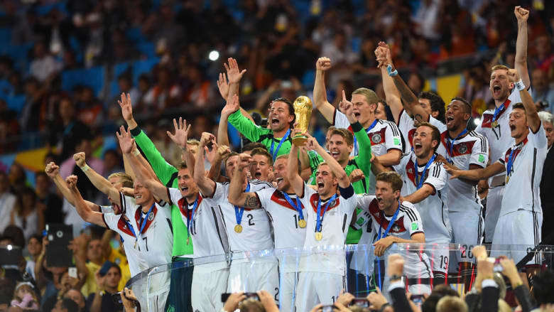 ألمانيا تعلق النجمة الرابعة كبطلة العالم 2014