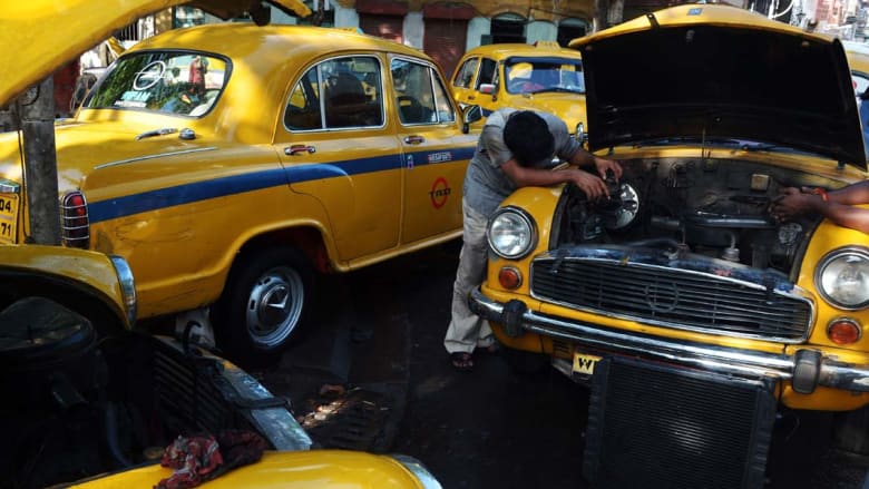 كالكوتا، الهند - إضراب لسائقي التاكسي احتجاجا على تغيير قوانين النقل ومعاملة الشرطة السيئة ، 3 سبتمبر/ أيلول 2014