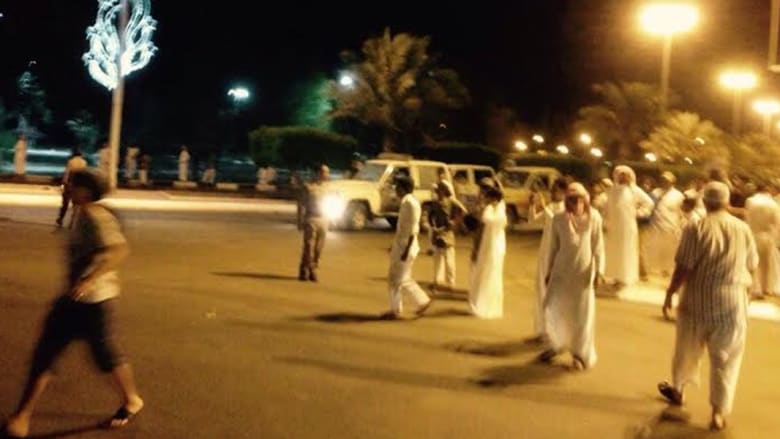 بالصور: الأمن السعودي يفض ليلا أعمال شغب واحتجاجات لعمال مصريين 