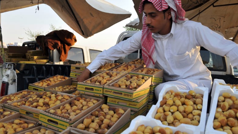 بالصور..التمور الغذاء والدواء للإنسان والاقتصاد في السعودية