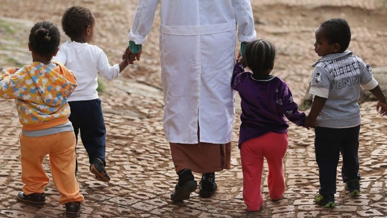 كيف سيكافح العالم شلل الأطفال خاصة بسوريا والعراق؟