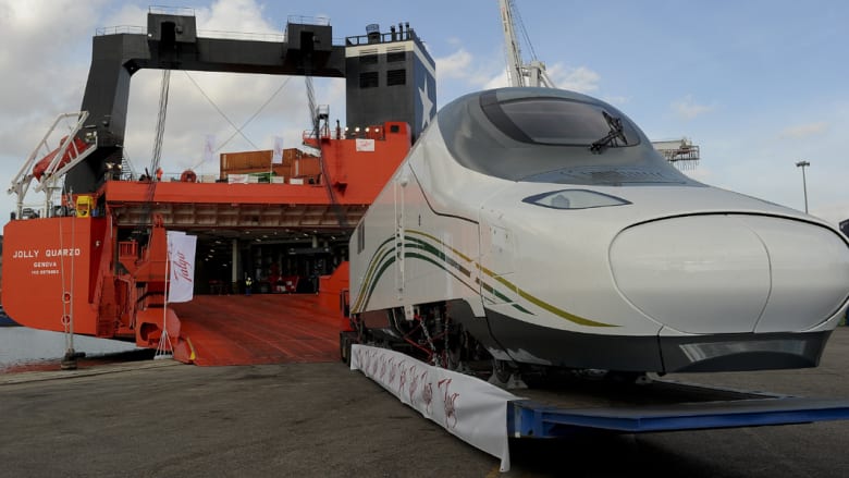 قطار الحجاج فائق السرعة الجديد يبدأ رحلته من برشلونة الإسبانية إلى جدة السعودية