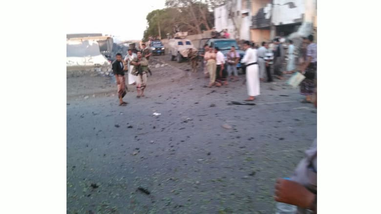 صور توثق التفجير الانتحاري لتنظيم القاعدة لموقع تابع للحوثيين في اليمن