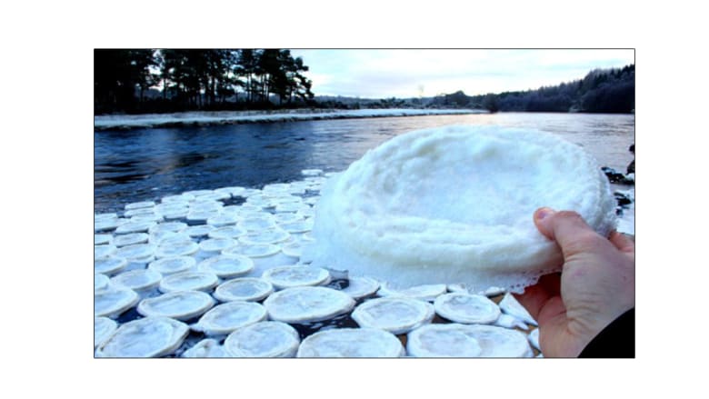 العثور على أقراص "بانكيك" جليدية في ظاهرة بنهر اسكوتلندي