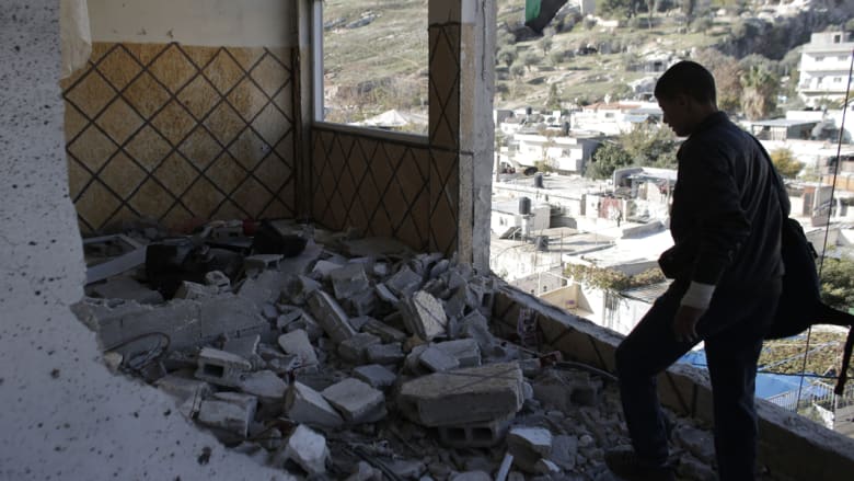 منازل الفلسطينيين تدمر وعائلات منفذي الهجمات تدفع الثمن