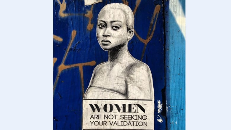 رسوم في شوارع العالم تدعو لوقف التحرش اللفظي بالنساء