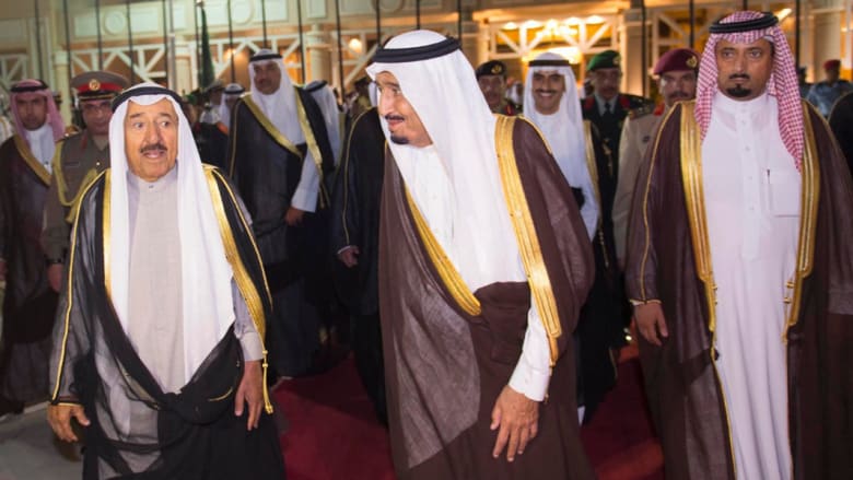 بالصور: أمير الكويت يلتقي العاهل السعودي وولي عهده بالرياض وسط خلافات حول حقل الخفجي النفطي 