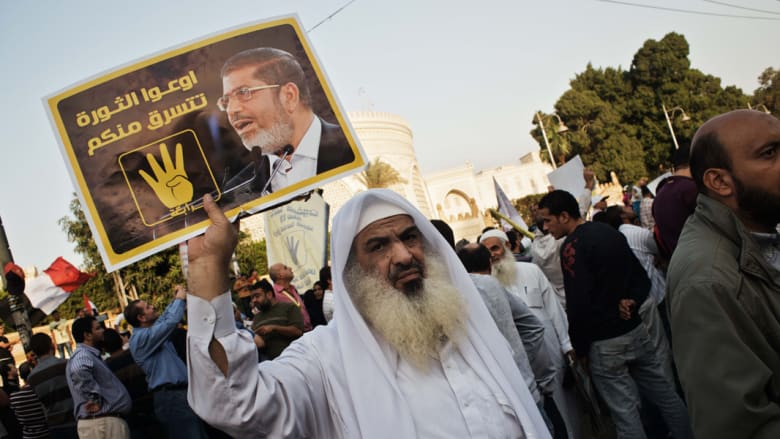 خلفان ينتقد ثورات الربيع العربي: برزت معرفة تفسير الاحلام تمثلت بنزول الملائكة في رابعة بمصر