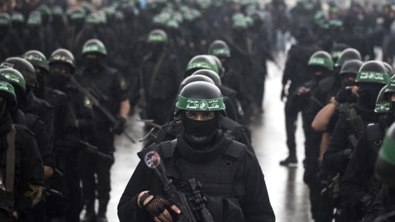 بالصور.. حركة حماس تقدم عرضا عسكريا بغزة