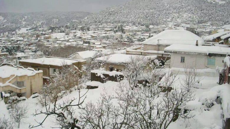 بالصور.. الثلوج تحوّل براري غرب تونس وشرق الجزائر إلى رداء أبيض