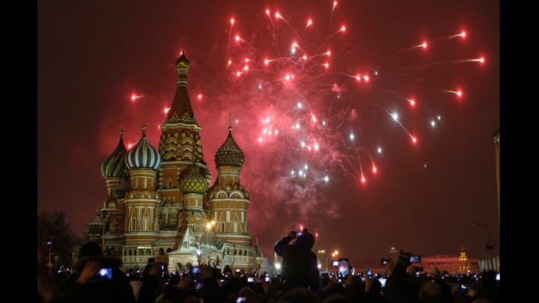 كيف احتفل العالم بقدوم عام 2015؟