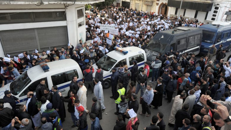 بالصور.. آلاف الجزائريين بمسيرات احتجاجية ضد "إهانة" النبي محمد تحت غطاء حرية التعبير