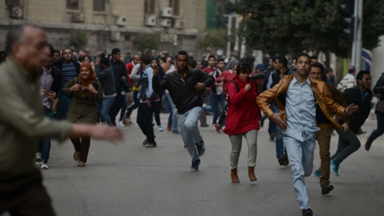 بالصور.. اشتباكات دامية في ذكرى ثورة 25 يناير بمصر