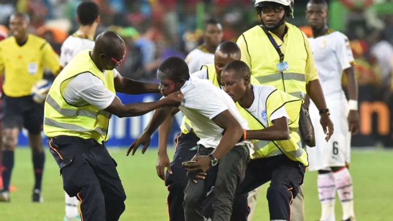 غانا إلى نهائي أفريقيا على حساب غينيا الاستوائية بعد مباراة شهدت أحداثاً دامية