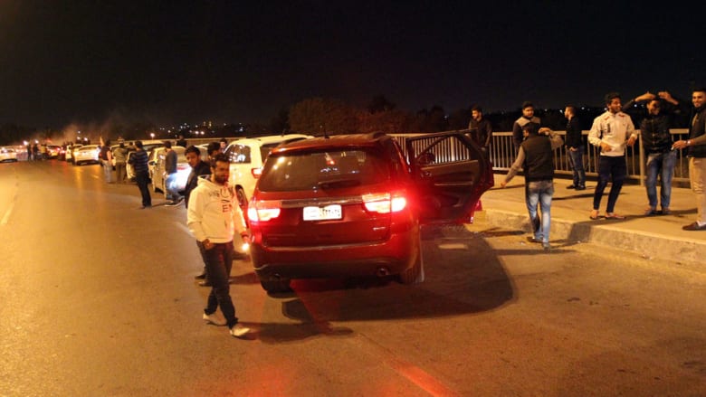 بالصور.. احتفالات عراقيين برفع حظر التجوال الليلي ببغداد بعد نحو عقد من الزمن