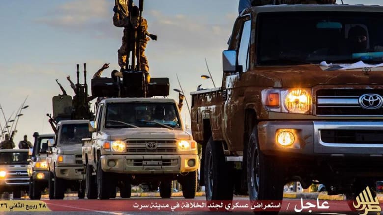 بالصور.. داعش بعرض عسكري في سرت بعد عرض المنوفية بليبيا