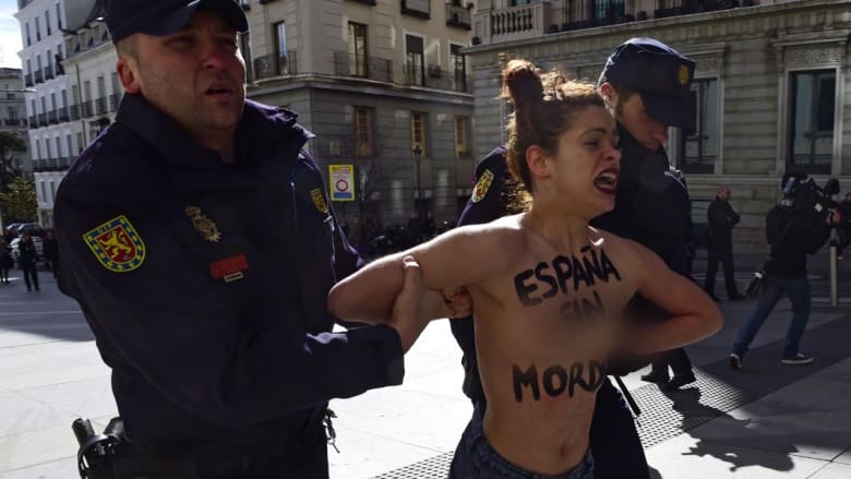 بالصور.. مظاهرات "فيمن" في إسبانيا