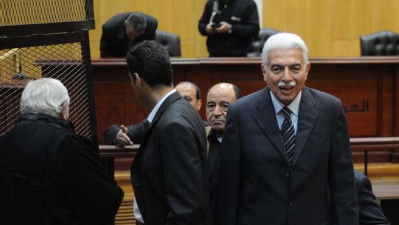 مصر.. تبرئة رئيس الوزراء ووزير الداخلية بنظام مبارك بقضية "اللوحات المعدنية"